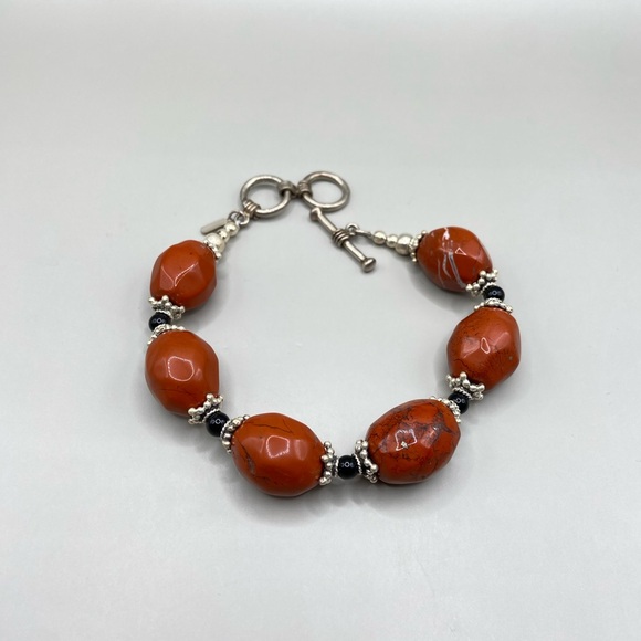 Vintage Jewelry - Chunky Red Jasper Black Onyx Toggle Bracelet